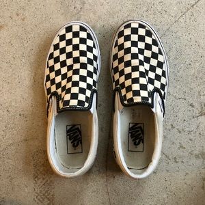 Checkered slip on Vans women’s size 8.